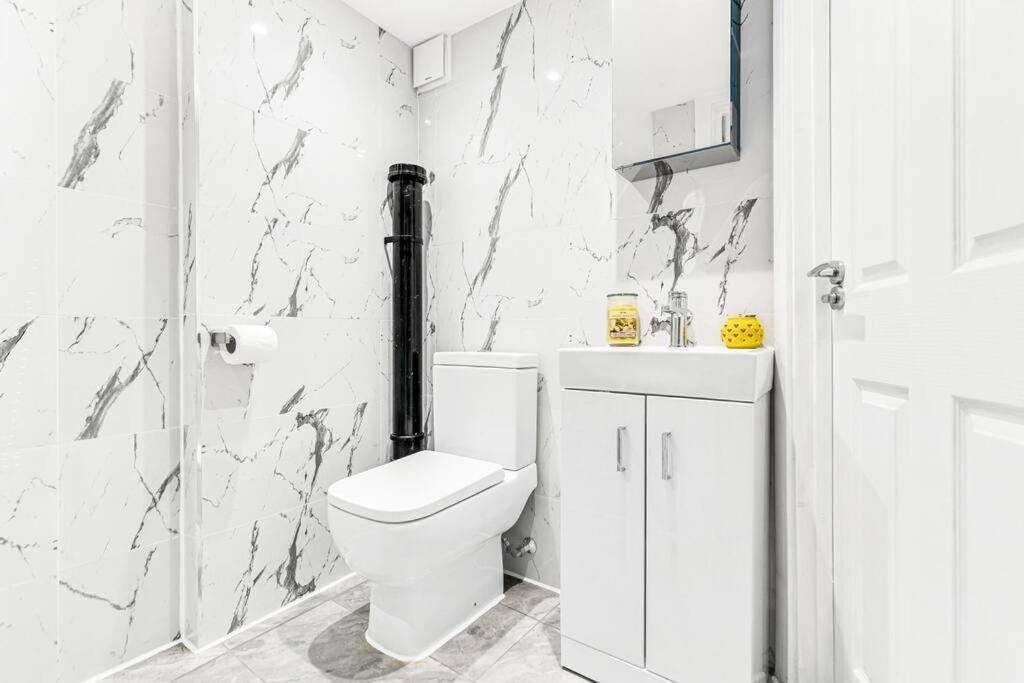 לונדון Luxstay Holland Park Apartment With Ac מראה חיצוני תמונה