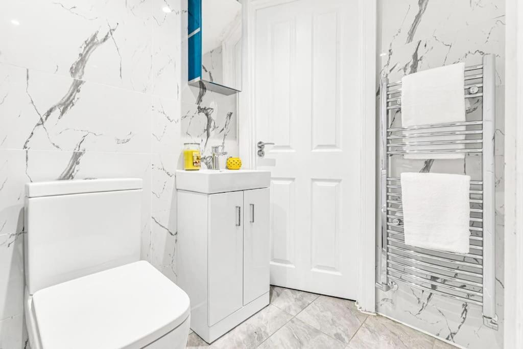 לונדון Luxstay Holland Park Apartment With Ac מראה חיצוני תמונה
